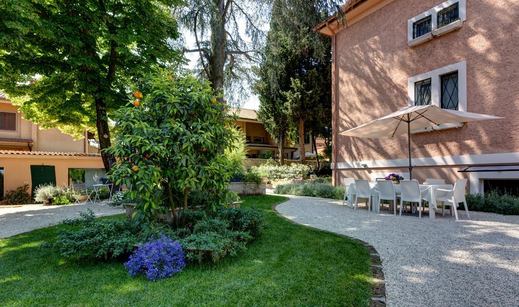 Appia Antica Resort Rome Exterior photo